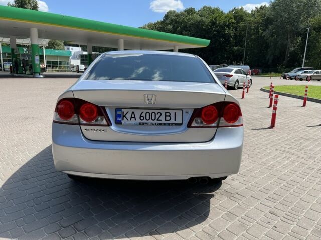 Серый Хонда Цивик, объемом двигателя 1.8 л и пробегом 280 тыс. км за 6000 $, фото 3 на Automoto.ua