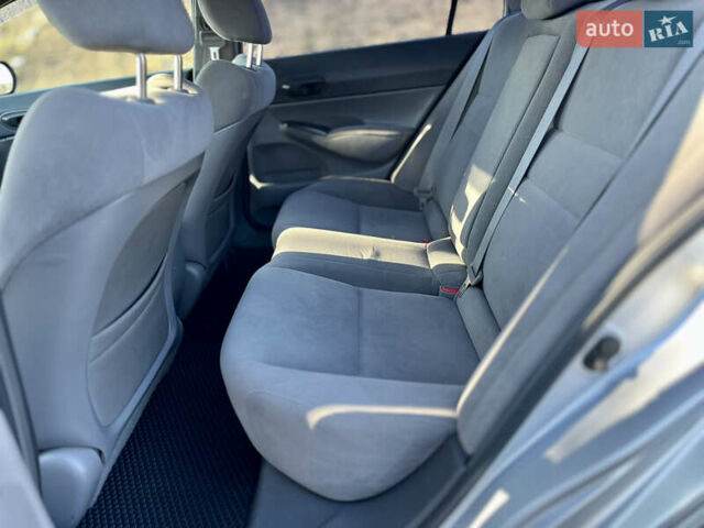 Серый Хонда Цивик, объемом двигателя 1.8 л и пробегом 234 тыс. км за 7300 $, фото 29 на Automoto.ua