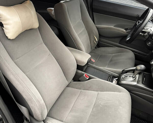 Серый Хонда Цивик, объемом двигателя 1.8 л и пробегом 250 тыс. км за 5700 $, фото 17 на Automoto.ua