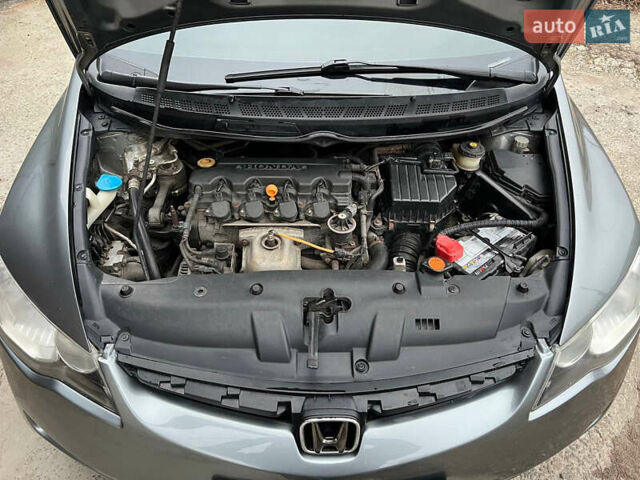 Серый Хонда Цивик, объемом двигателя 1.8 л и пробегом 267 тыс. км за 5700 $, фото 13 на Automoto.ua