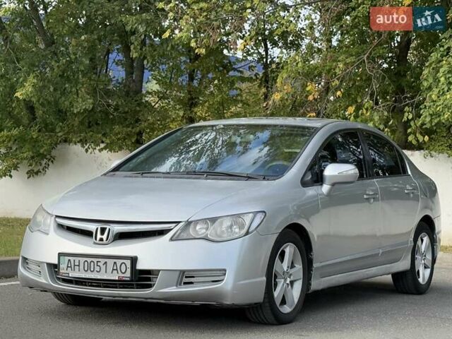 Серый Хонда Цивик, объемом двигателя 1.8 л и пробегом 378 тыс. км за 4900 $, фото 4 на Automoto.ua