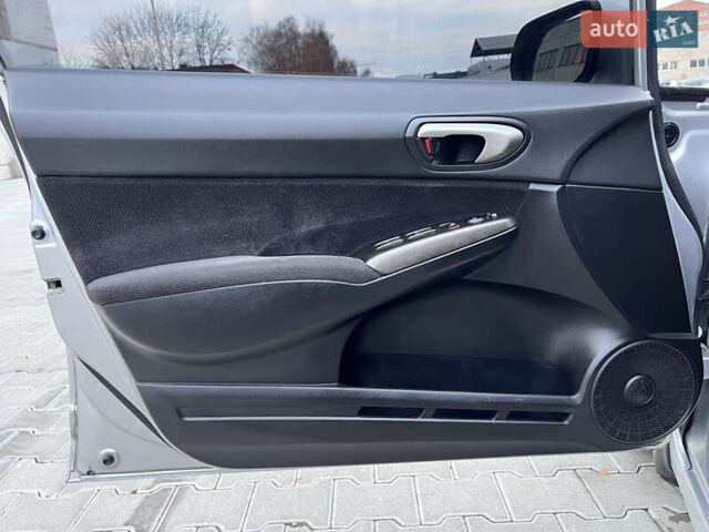 Серый Хонда Цивик, объемом двигателя 1.8 л и пробегом 168 тыс. км за 7650 $, фото 38 на Automoto.ua