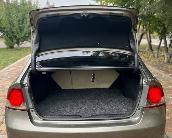 Серый Хонда Цивик, объемом двигателя 1.8 л и пробегом 268 тыс. км за 5800 $, фото 16 на Automoto.ua