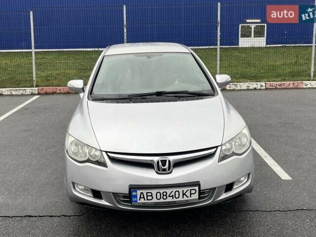 Серый Хонда Цивик, объемом двигателя 1.8 л и пробегом 230 тыс. км за 6350 $, фото 4 на Automoto.ua