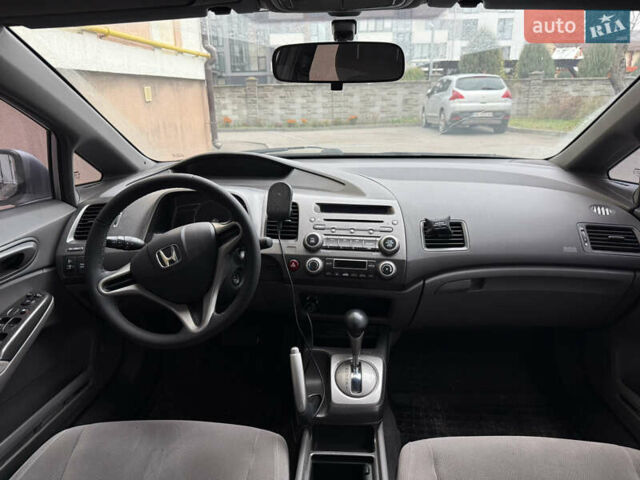 Серый Хонда Цивик, объемом двигателя 1.8 л и пробегом 180 тыс. км за 4700 $, фото 2 на Automoto.ua