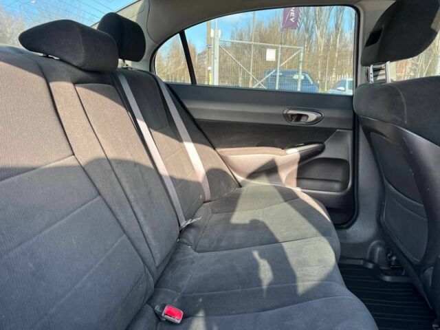 Серый Хонда Цивик, объемом двигателя 1.8 л и пробегом 339 тыс. км за 6400 $, фото 17 на Automoto.ua