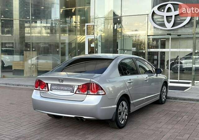 Серый Хонда Цивик, объемом двигателя 1.8 л и пробегом 156 тыс. км за 8953 $, фото 16 на Automoto.ua