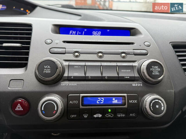 Серый Хонда Цивик, объемом двигателя 1.8 л и пробегом 189 тыс. км за 6222 $, фото 19 на Automoto.ua