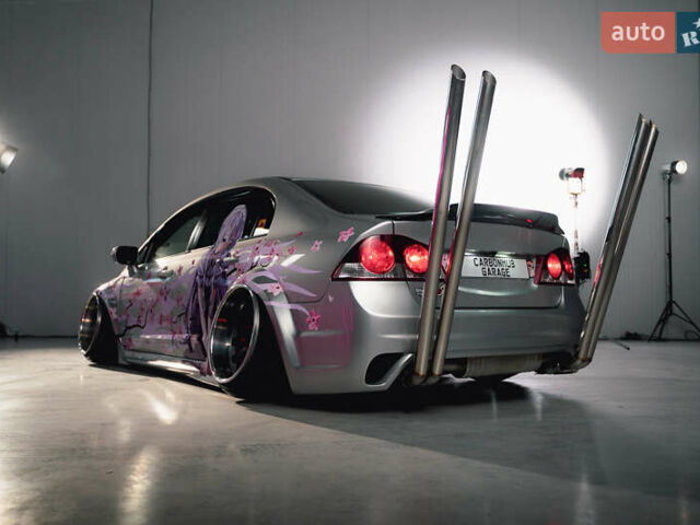 Серый Хонда Цивик, объемом двигателя 1.8 л и пробегом 185 тыс. км за 9000 $, фото 2 на Automoto.ua