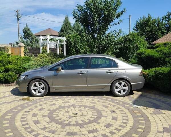 Серый Хонда Цивик, объемом двигателя 1.8 л и пробегом 269 тыс. км за 6499 $, фото 1 на Automoto.ua