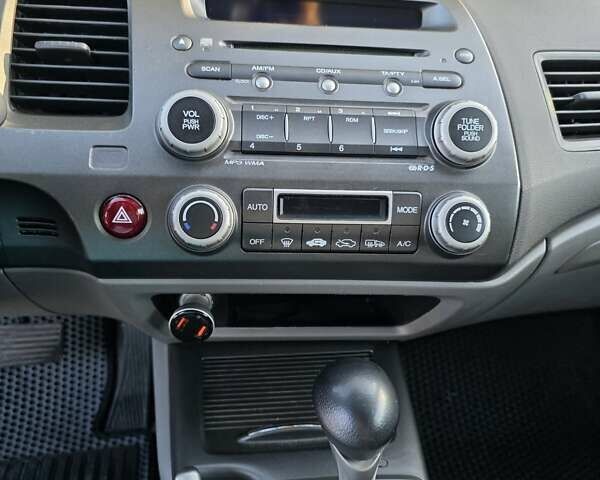 Сірий Хонда Сівік, об'ємом двигуна 1.8 л та пробігом 154 тис. км за 7000 $, фото 17 на Automoto.ua