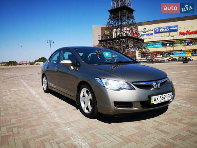 Сірий Хонда Сівік, об'ємом двигуна 1.8 л та пробігом 105 тис. км за 7200 $, фото 18 на Automoto.ua