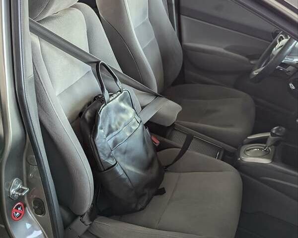 Серый Хонда Цивик, объемом двигателя 1.8 л и пробегом 232 тыс. км за 6300 $, фото 6 на Automoto.ua