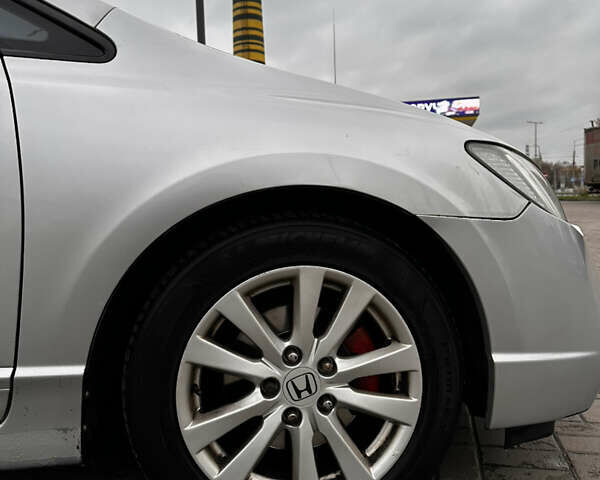 Серый Хонда Цивик, объемом двигателя 1.8 л и пробегом 250 тыс. км за 5700 $, фото 12 на Automoto.ua