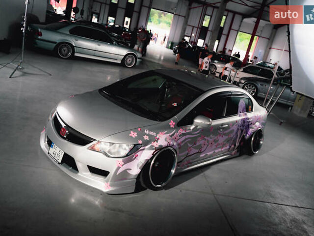 Серый Хонда Цивик, объемом двигателя 1.8 л и пробегом 185 тыс. км за 9000 $, фото 6 на Automoto.ua