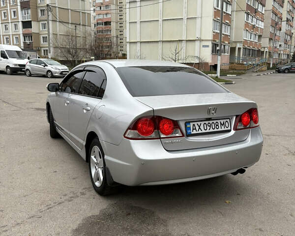 Серый Хонда Цивик, объемом двигателя 1.8 л и пробегом 230 тыс. км за 6300 $, фото 2 на Automoto.ua