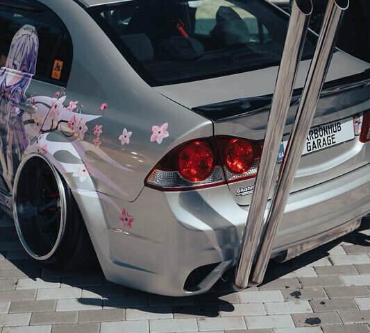 Серый Хонда Цивик, объемом двигателя 1.8 л и пробегом 185 тыс. км за 9000 $, фото 4 на Automoto.ua