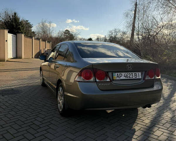 Серый Хонда Цивик, объемом двигателя 1.8 л и пробегом 148 тыс. км за 7400 $, фото 4 на Automoto.ua