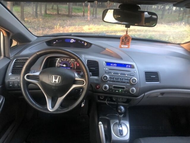 Хонда Цивик 2008 в Малине на Automoto.ua Серый Хонда Цивик, объемом двигателя 1.8 л и пробегом 330 тыс. км за 5850 $, фото 5 на Automoto.ua