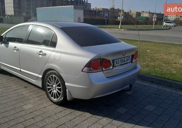 Серый Хонда Цивик, объемом двигателя 1.8 л и пробегом 162 тыс. км за 8300 $, фото 3 на Automoto.ua