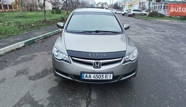 Серый Хонда Цивик, объемом двигателя 1.8 л и пробегом 268 тыс. км за 5800 $, фото 11 на Automoto.ua