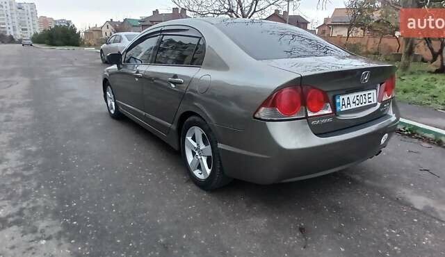 Серый Хонда Цивик, объемом двигателя 1.8 л и пробегом 268 тыс. км за 5800 $, фото 10 на Automoto.ua