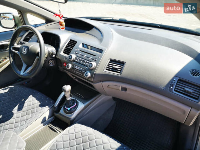 Сірий Хонда Сівік, об'ємом двигуна 1.8 л та пробігом 105 тис. км за 7200 $, фото 28 на Automoto.ua