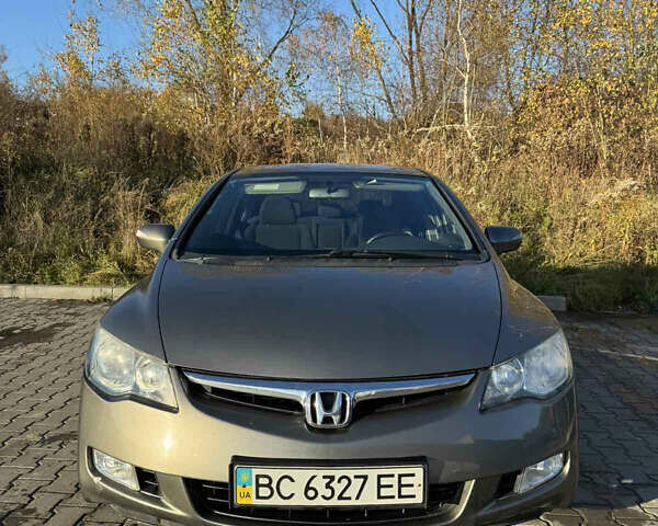 Серый Хонда Цивик, объемом двигателя 1.3 л и пробегом 215 тыс. км за 5500 $, фото 2 на Automoto.ua