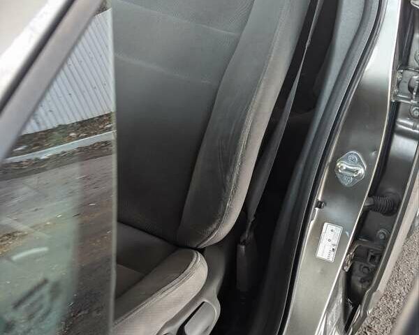 Серый Хонда Цивик, объемом двигателя 1.8 л и пробегом 232 тыс. км за 6300 $, фото 11 на Automoto.ua