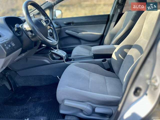 Серый Хонда Цивик, объемом двигателя 1.8 л и пробегом 234 тыс. км за 7300 $, фото 27 на Automoto.ua