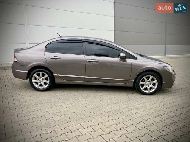 Сірий Хонда Сівік, об'ємом двигуна 1.4 л та пробігом 155 тис. км за 7500 $, фото 1 на Automoto.ua