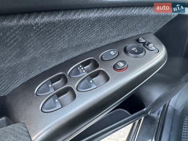 Серый Хонда Цивик, объемом двигателя 1.3 л и пробегом 249 тыс. км за 7200 $, фото 64 на Automoto.ua