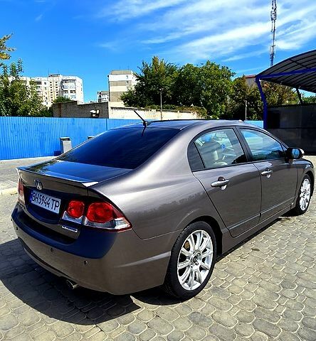 Сірий Хонда Сівік, об'ємом двигуна 1.3 л та пробігом 254 тис. км за 5800 $, фото 3 на Automoto.ua