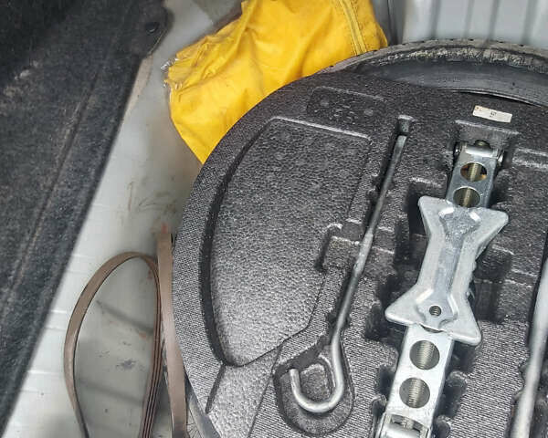 Серый Хонда Цивик, объемом двигателя 1.34 л и пробегом 170 тыс. км за 7000 $, фото 10 на Automoto.ua