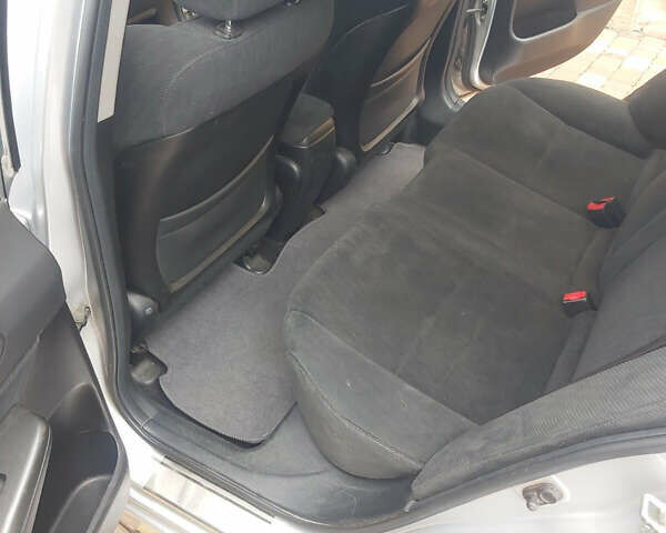 Серый Хонда Цивик, объемом двигателя 1.34 л и пробегом 170 тыс. км за 7000 $, фото 6 на Automoto.ua