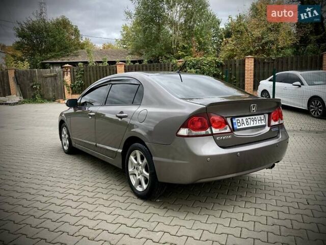 Сірий Хонда Сівік, об'ємом двигуна 1.4 л та пробігом 155 тис. км за 7500 $, фото 4 на Automoto.ua