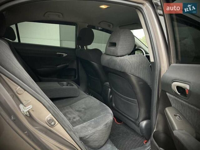 Сірий Хонда Сівік, об'ємом двигуна 1.4 л та пробігом 155 тис. км за 7500 $, фото 10 на Automoto.ua