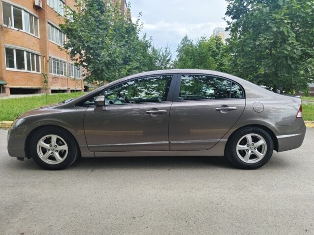 Серый Хонда Цивик, объемом двигателя 1.3 л и пробегом 246 тыс. км за 6500 $, фото 3 на Automoto.ua