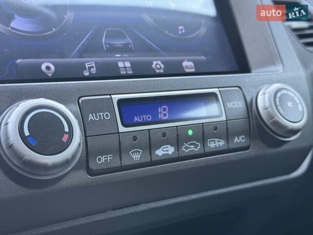 Серый Хонда Цивик, объемом двигателя 1.3 л и пробегом 249 тыс. км за 7200 $, фото 56 на Automoto.ua