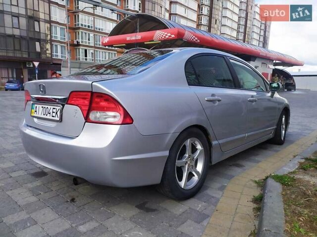 Серый Хонда Цивик, объемом двигателя 1.8 л и пробегом 204 тыс. км за 8000 $, фото 5 на Automoto.ua