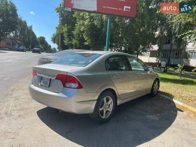Серый Хонда Цивик, объемом двигателя 1.8 л и пробегом 204 тыс. км за 8000 $, фото 3 на Automoto.ua