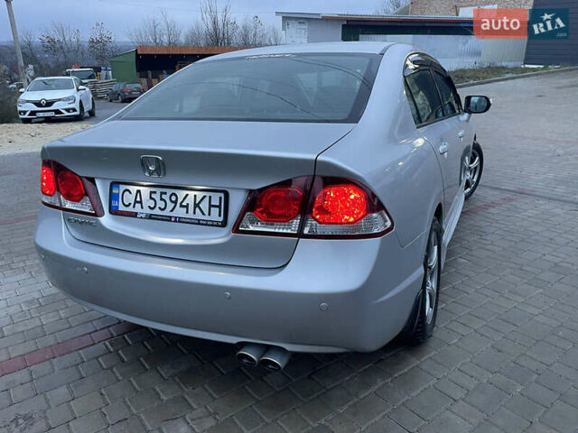 Серый Хонда Цивик, объемом двигателя 1.8 л и пробегом 143 тыс. км за 9750 $, фото 9 на Automoto.ua