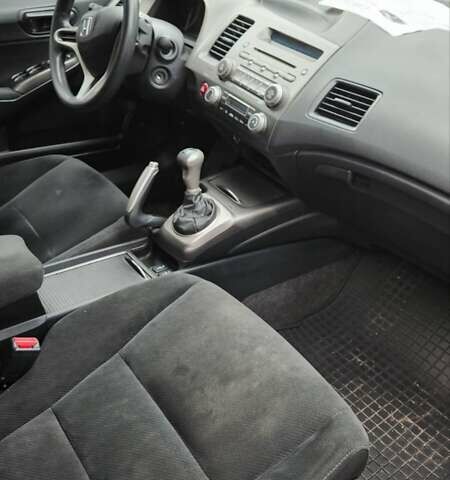 Хонда Цивик 2011 в Хмельницком на Automoto.ua Серый Хонда Цивик, объемом двигателя 1.8 л и пробегом 123 тыс. км за 7700 $, фото 9 на Automoto.ua