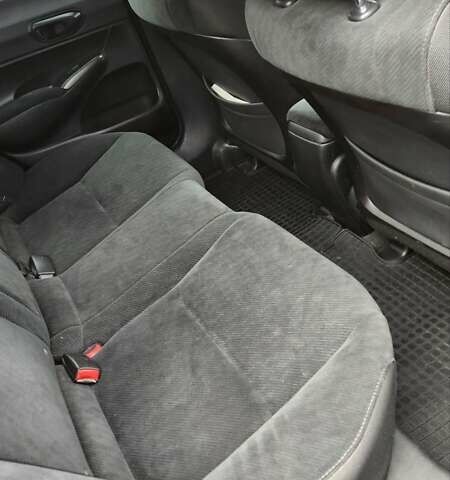 Хонда Цивик 2011 в Хмельницком на Automoto.ua Серый Хонда Цивик, объемом двигателя 1.8 л и пробегом 123 тыс. км за 7700 $, фото 11 на Automoto.ua