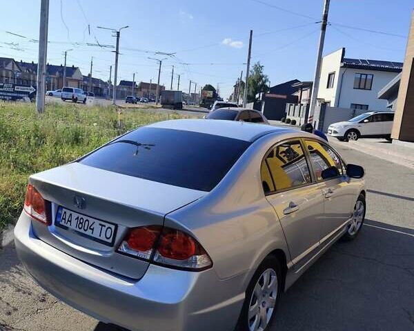 Серый Хонда Цивик, объемом двигателя 1.8 л и пробегом 112 тыс. км за 9300 $, фото 4 на Automoto.ua