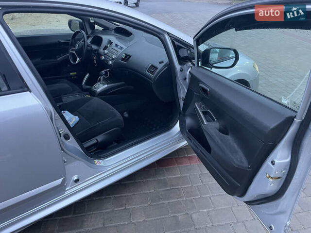 Серый Хонда Цивик, объемом двигателя 1.8 л и пробегом 143 тыс. км за 9750 $, фото 4 на Automoto.ua