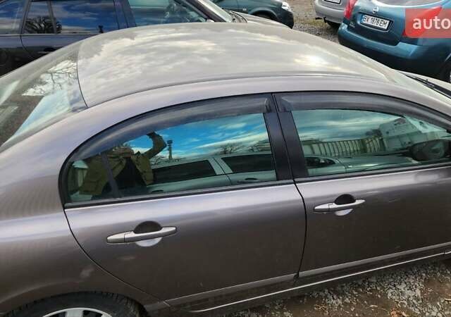 Хонда Цивик 2011 в Хмельницком на Automoto.ua Серый Хонда Цивик, объемом двигателя 1.8 л и пробегом 123 тыс. км за 7700 $, фото 7 на Automoto.ua