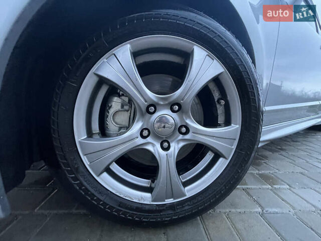 Серый Хонда Цивик, объемом двигателя 1.8 л и пробегом 143 тыс. км за 9750 $, фото 3 на Automoto.ua