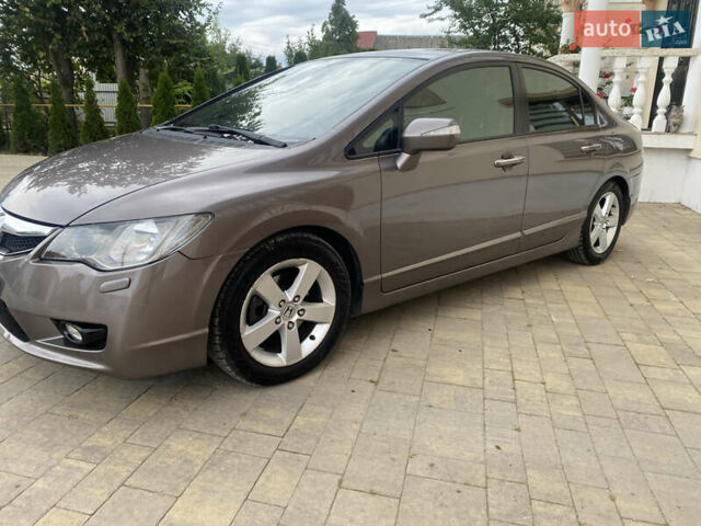 Серый Хонда Цивик, объемом двигателя 1.8 л и пробегом 187 тыс. км за 7999 $, фото 9 на Automoto.ua