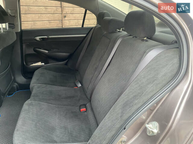 Серый Хонда Цивик, объемом двигателя 1.8 л и пробегом 187 тыс. км за 7999 $, фото 46 на Automoto.ua